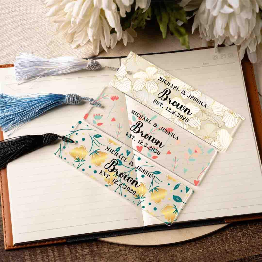 Personalized bookmark for new couple with names and wedding date, Custom Book Lover Reader gift, Newly Wed, Wedding Shower Gift